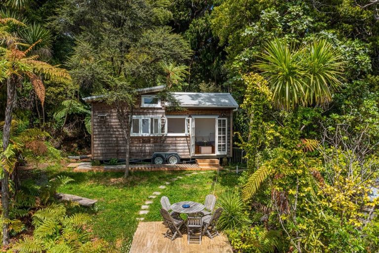 Photo of property in 160 Opanuku Road, Henderson Valley, Auckland, 0612