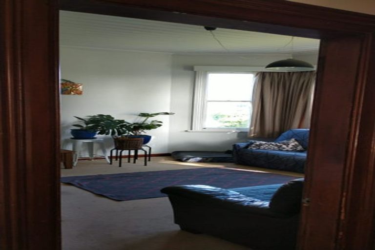 Photo of property in 421a South Road, Omata, New Plymouth, 4374