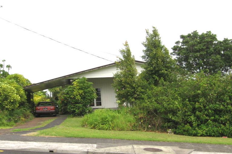 Photo of property in 16 Richards Avenue, Forrest Hill, Auckland, 0620