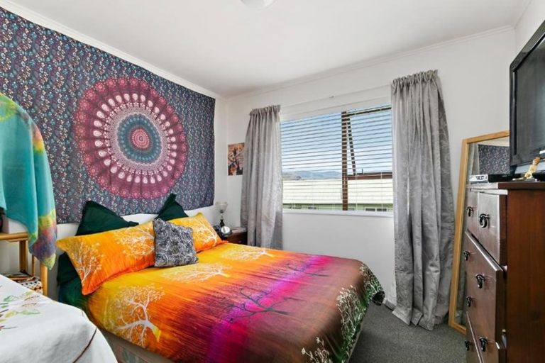 Photo of property in 19b Newburn Grove, Wainuiomata, Lower Hutt, 5014