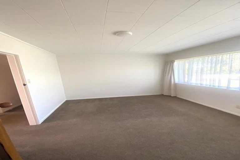 Photo of property in 2/13 Walter Street, Hauraki, Auckland, 0622