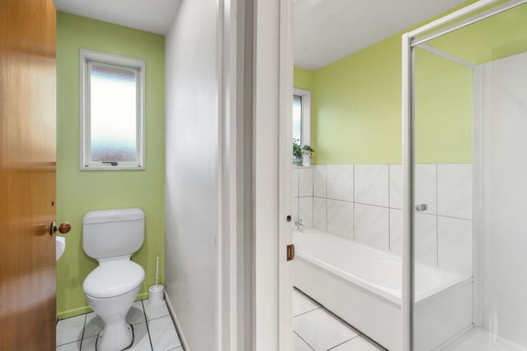 Photo of property in 33 Daniels Road, Redwood, Christchurch, 8051