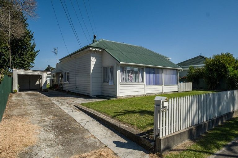 Photo of property in 28 Ormond Road, Whataupoko, Gisborne, 4010
