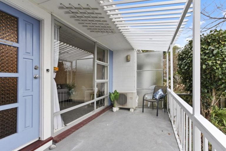 Photo of property in 2/8 Wedgewood Avenue, Cashmere, Christchurch, 8022