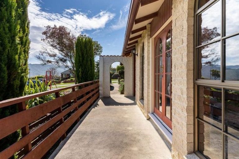 Photo of property in 240 Larnach Road, Waverley, Dunedin, 9013