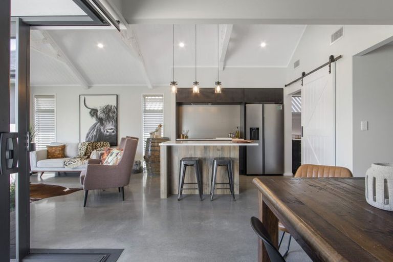 Photo of property in 32 Arran Drive, Aongatete, 3178