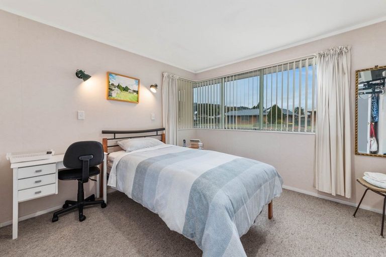 Photo of property in 2 Ashmore Place, Fairy Springs, Rotorua, 3015