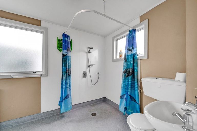 Photo of property in 26 Third Avenue, Urenui, 4377