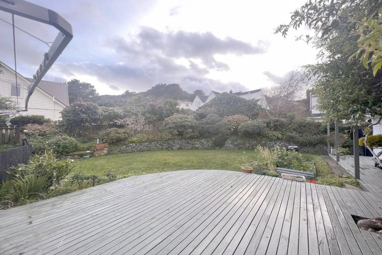 Photo of property in 43 David Crescent, Karori, Wellington, 6012