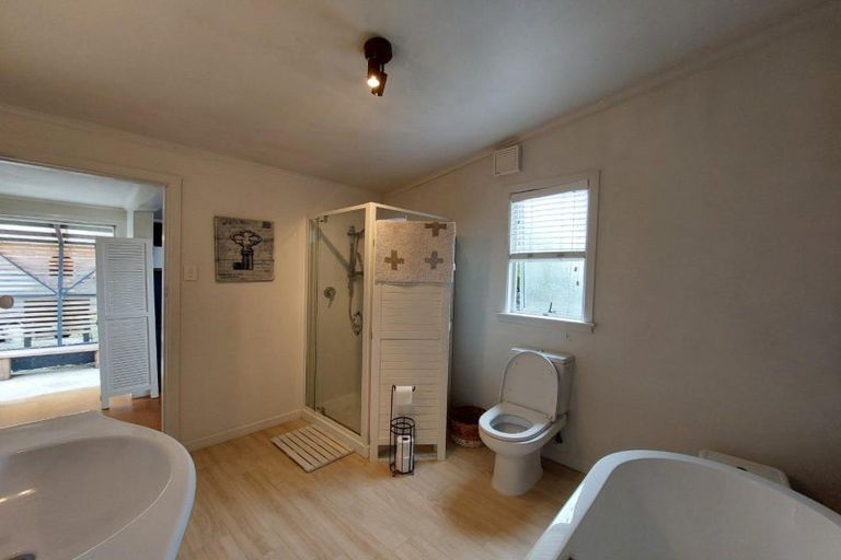 Photo of property in 39 South Road, Blagdon, New Plymouth, 4310