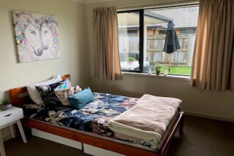Photo of property in 100 Rosalie Terrace, Kelvin Grove, Palmerston North, 4414