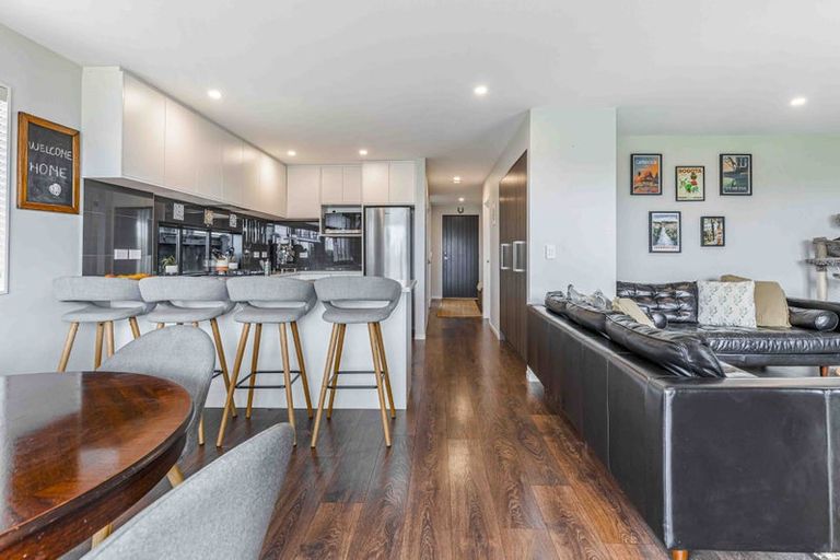 Photo of property in 17 Irving Place, Hobsonville, Auckland, 0616