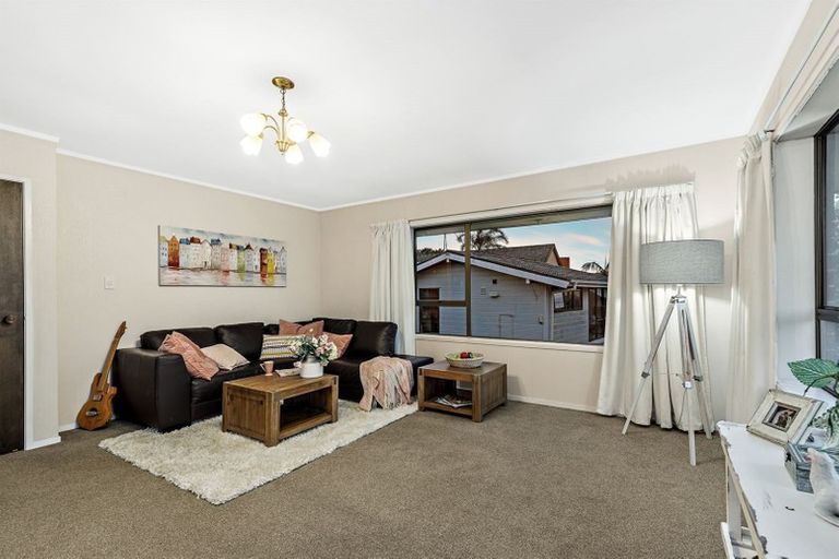 Photo of property in 2/18 Rangitoto Terrace, Milford, Auckland, 0620