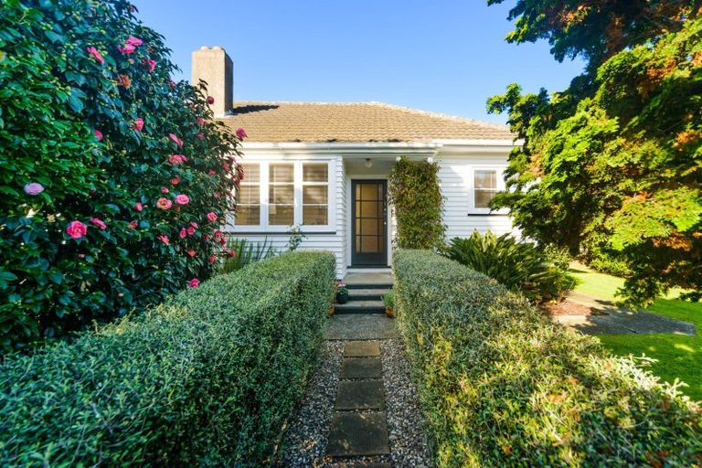 Photo of property in 32 Parata Street, Hokowhitu, Palmerston North, 4410