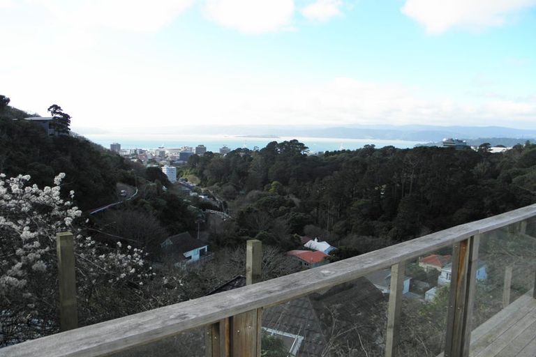 Photo of property in 45 Garden Road, Northland, Wellington, 6012
