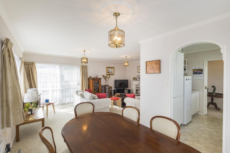 Photo of property in 23 Rangitira Avenue, Palmerston North, 4414