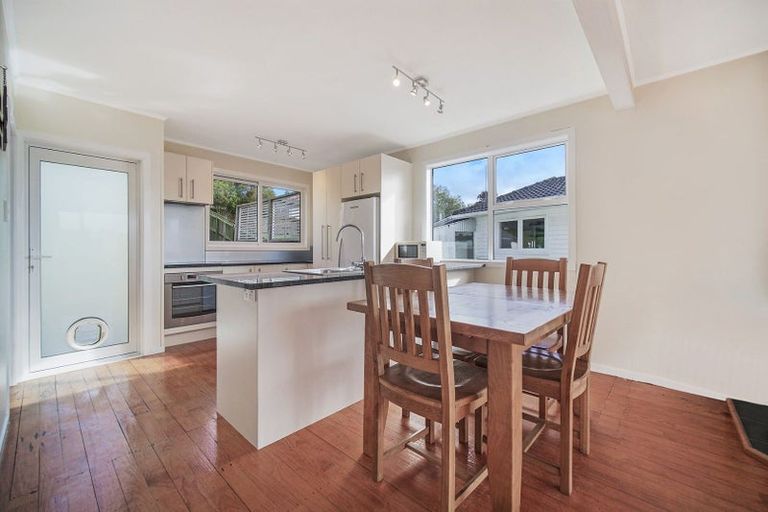 Photo of property in 5 Flynn Street, Birkdale, Auckland, 0626