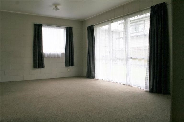 Photo of property in 2c Tralee Place, Hillcrest, Hamilton, 3216