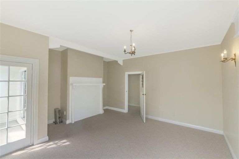 Photo of property in 10 Rimu Road, Kelburn, Wellington, 6012