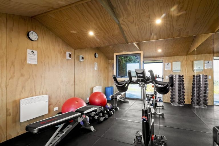 Photo of property in 10 Peregrine Place, Queenstown, 9300