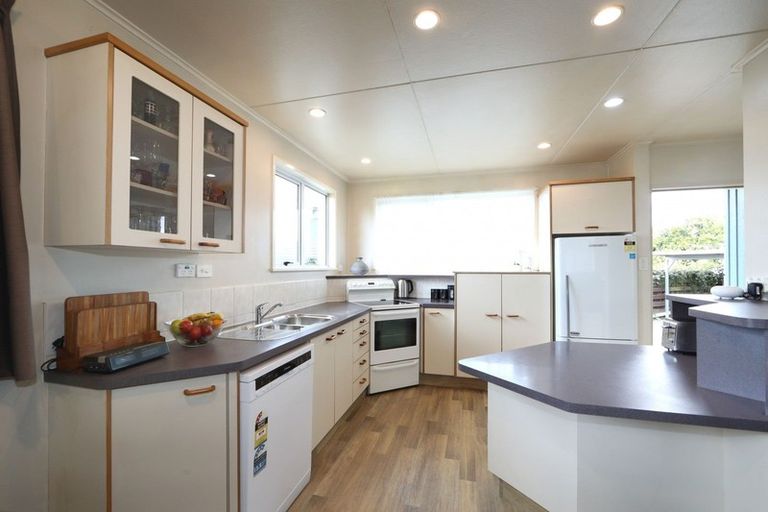 Photo of property in 33 Folkestone Drive, Flaxmere, Hastings, 4120