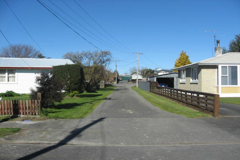 Photo of property in 10 Hughan Place, Carterton, 5713