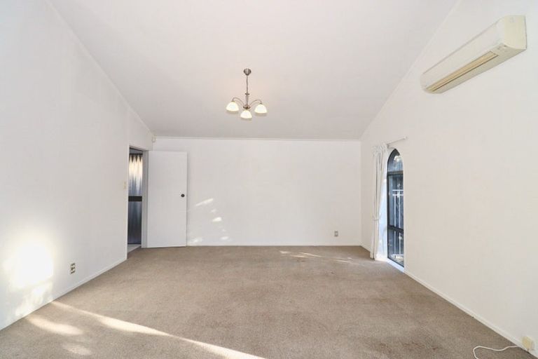 Photo of property in 8 Raddock Place, Farm Cove, Auckland, 2012