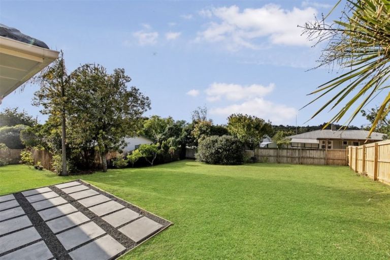 Photo of property in 1/300 Glenfield Road, Glenfield, Auckland, 0629