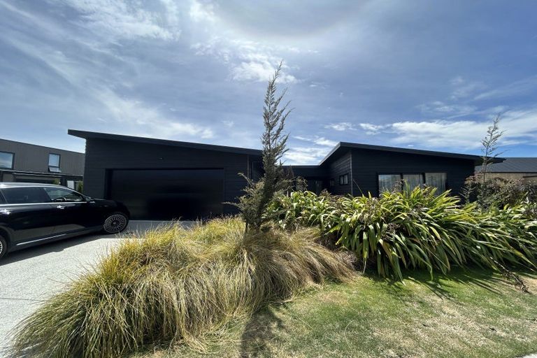 Photo of property in 5 Mcdonald Street, Wanaka, 9305