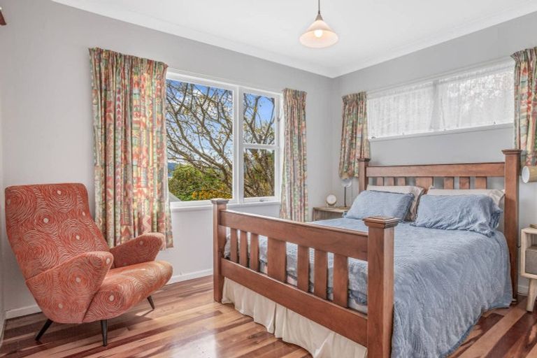 Photo of property in 10 Faris Crescent, Wainuiomata, Lower Hutt, 5014