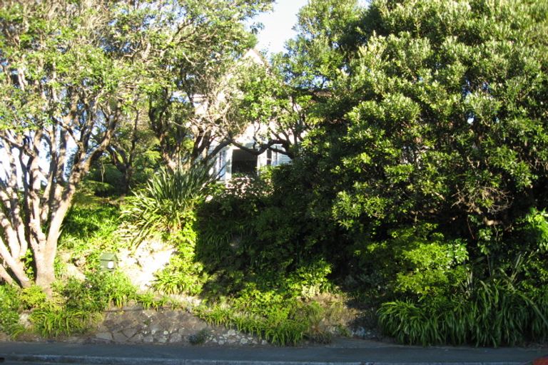 Photo of property in 10 Waikare Street, Karori, Wellington, 6012