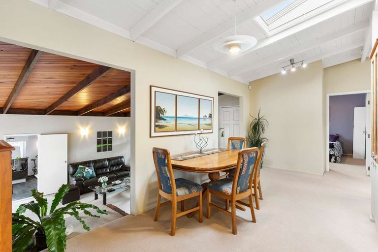 Photo of property in 438 Beach Road, Murrays Bay, Auckland, 0630