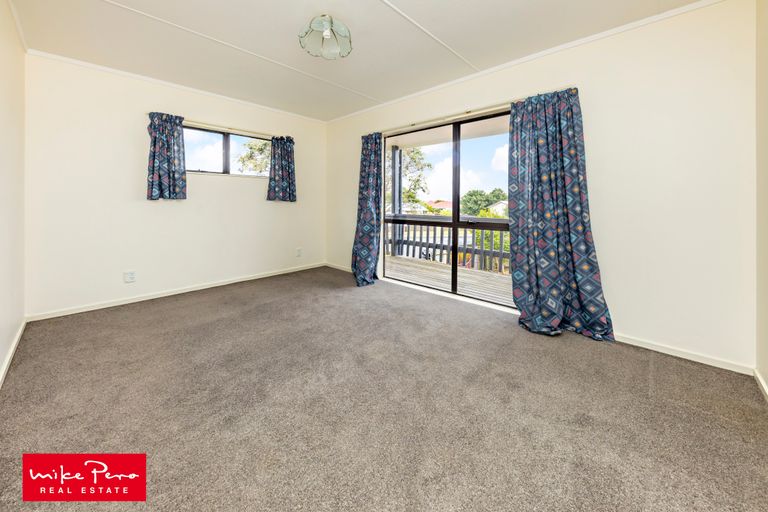Photo of property in 20 Dungarvon Place, Clendon Park, Auckland, 2103