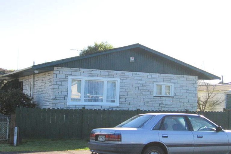 Photo of property in 1/1 Cooper Place, Papakura, 2110