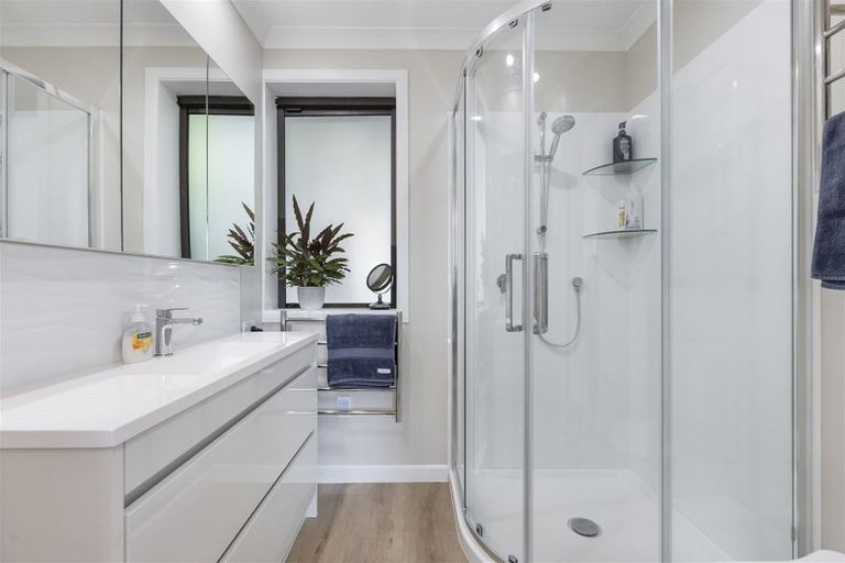 Photo of property in 100a Mellons Bay Road, Mellons Bay, Auckland, 2014