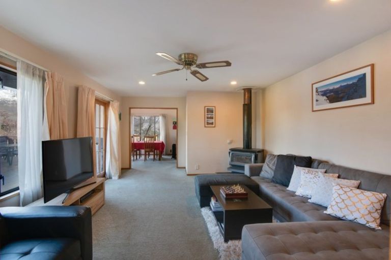 Photo of property in 36 Greenstone Place, Fernhill, Queenstown, 9300