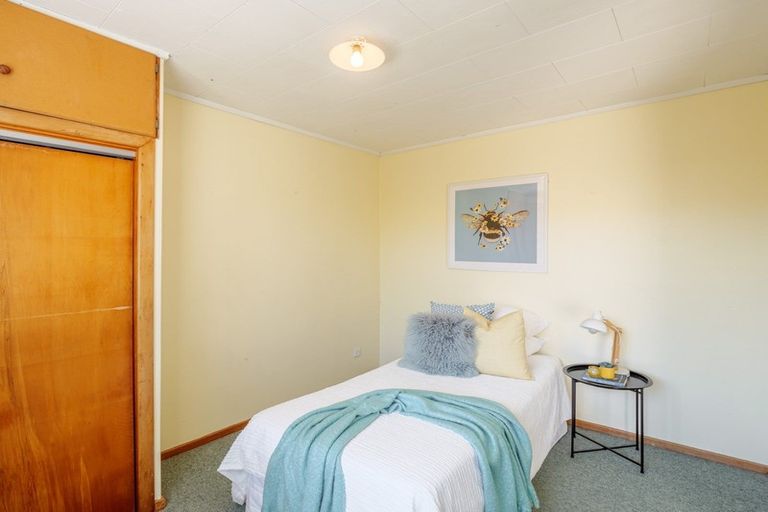 Photo of property in 33 Park Street, Winton, 9720