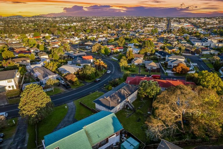 Photo of property in 1/32 Rosewarne Crescent, Glendene, Auckland, 0602