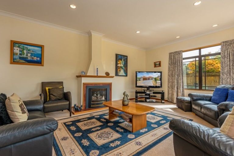 Photo of property in 2 Heritage Place, Terrace End, Palmerston North, 4410