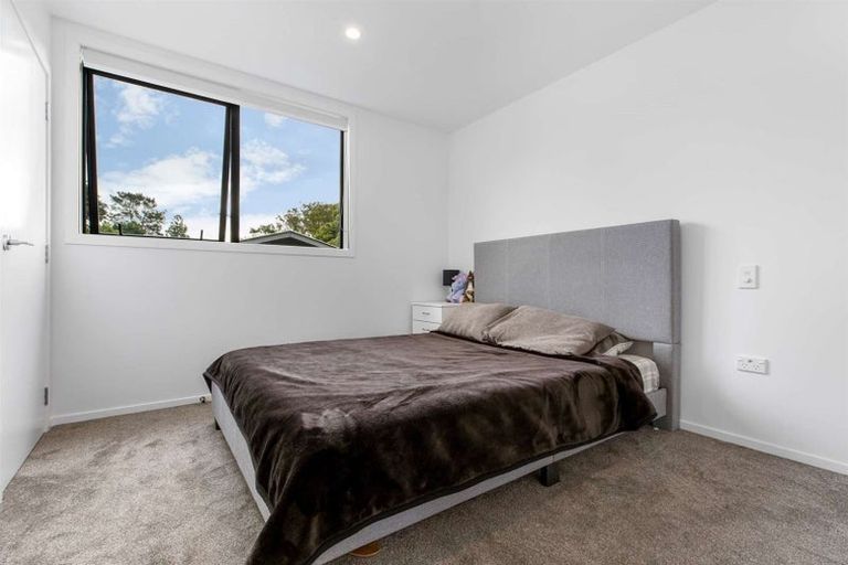 Photo of property in 6/102 Millbrook Road, Sunnyvale, Auckland, 0612