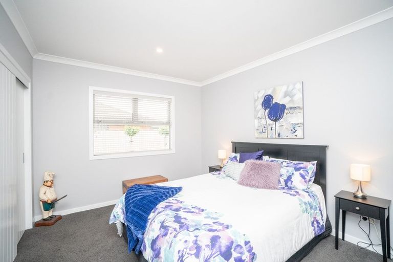 Photo of property in 32 Liberty Grove, Kelvin Grove, Palmerston North, 4414