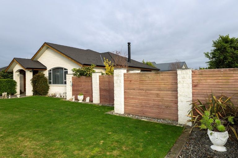 Photo of property in 7 Barry Curtis Place, Levin, 5510