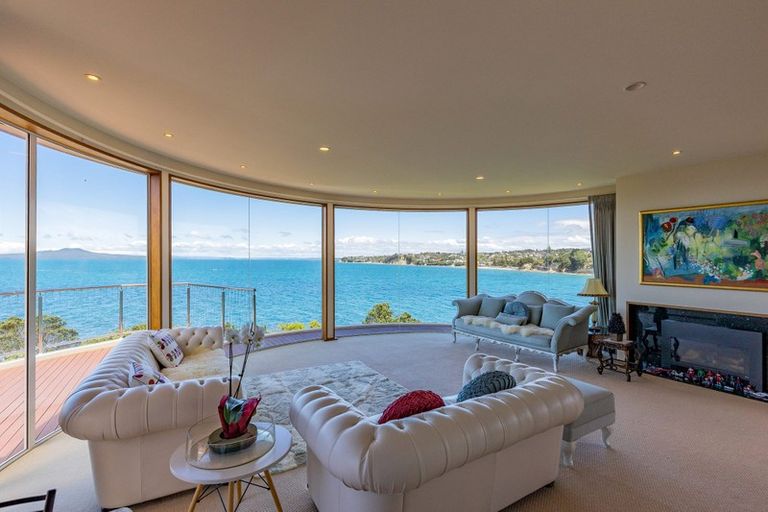 Photo of property in 1/3 Portal Place, Murrays Bay, Auckland, 0630