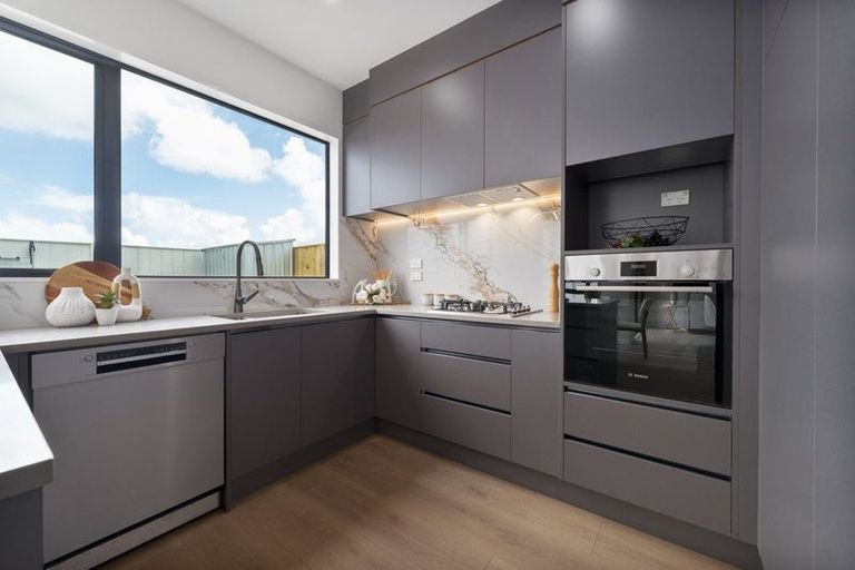 Photo of property in 20 Kaititiko Road, Rosehill, 2113