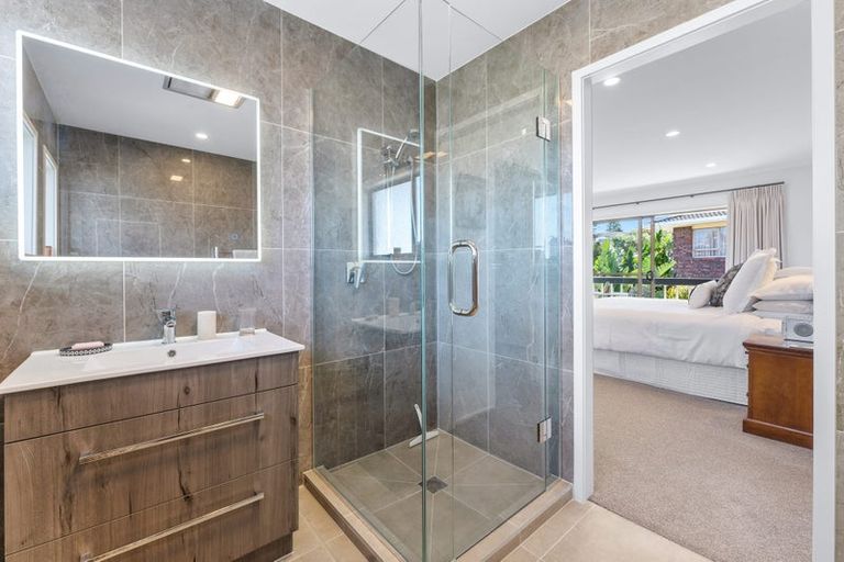 Photo of property in 20 Chatswood Grove, Chatswood, Auckland, 0626