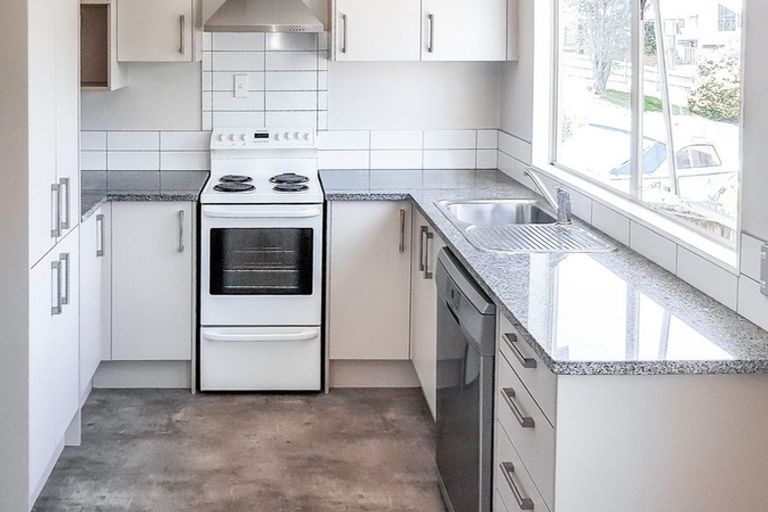 Photo of property in 64a Brian Crescent, Stanmore Bay, Whangaparaoa, 0932