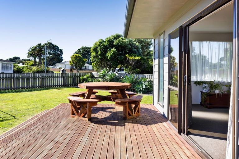 Photo of property in 15 Wilson Road, Opunake, 4616