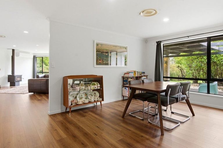 Photo of property in 17 Terry Smyth Drive, Kumeu, 0892