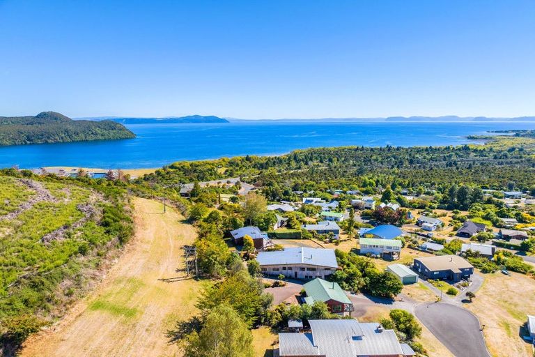 Photo of property in 8 Paurini Place, Motuoapa, 3382