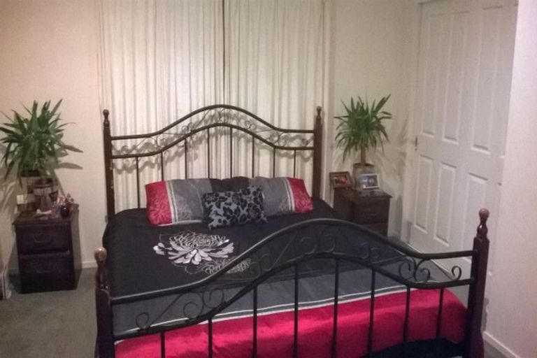 Photo of property in 23 Glenveagh Park Drive, Weymouth, Auckland, 2103